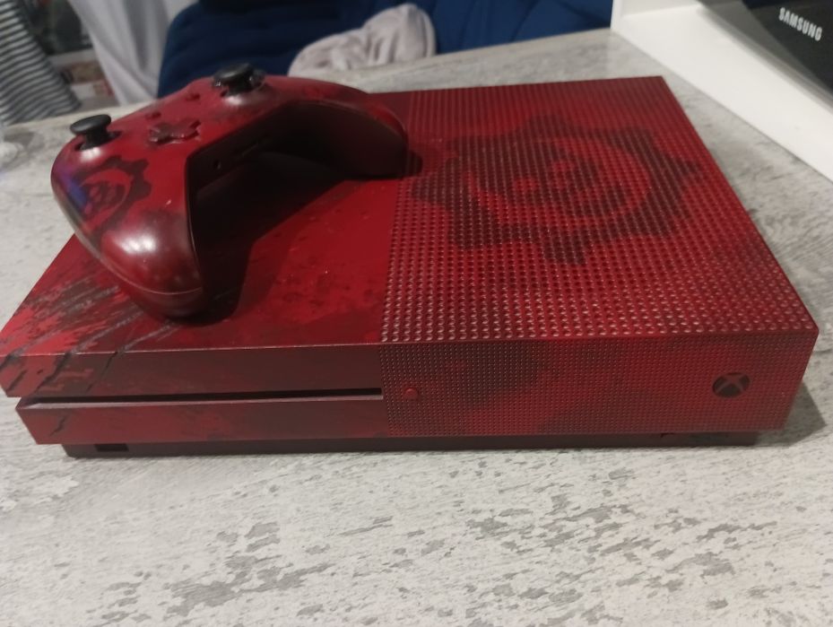 Xbox One S Gears of War 4 Limited Edition