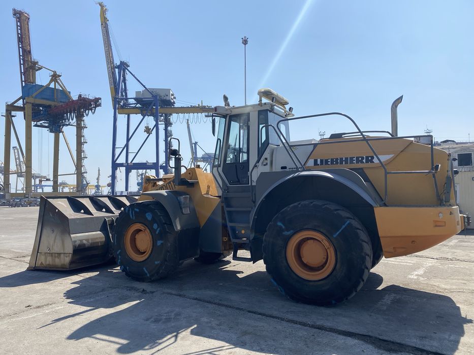Ковшевой погрузчик Liebherr L580