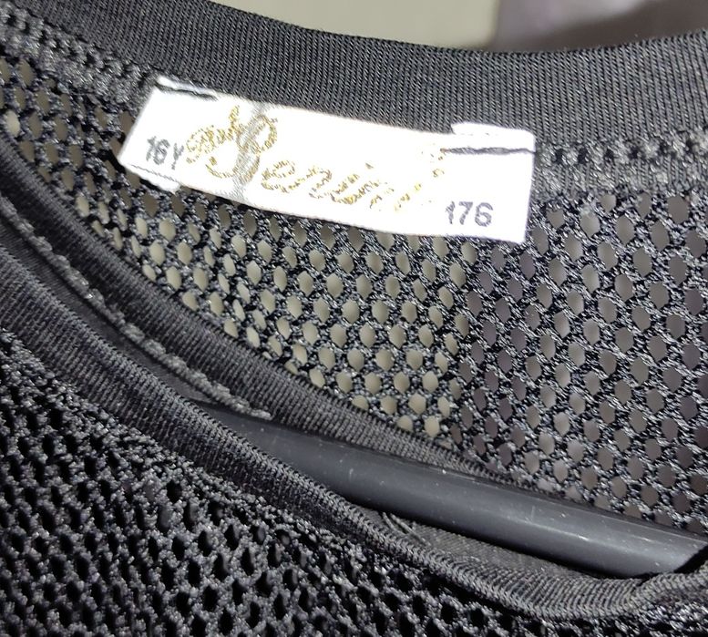 Трендова майка з сіткою