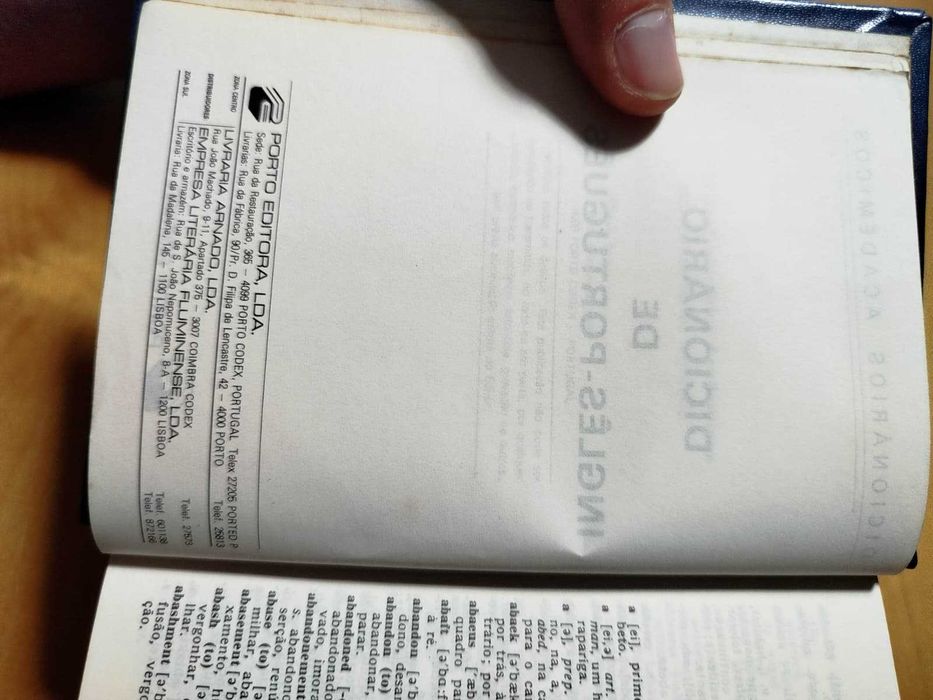 Dicionário Académico de Português - Inglês