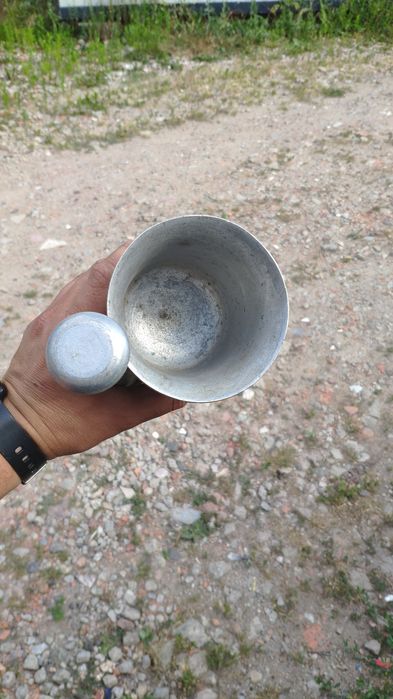 stary aluminiowy moździerz