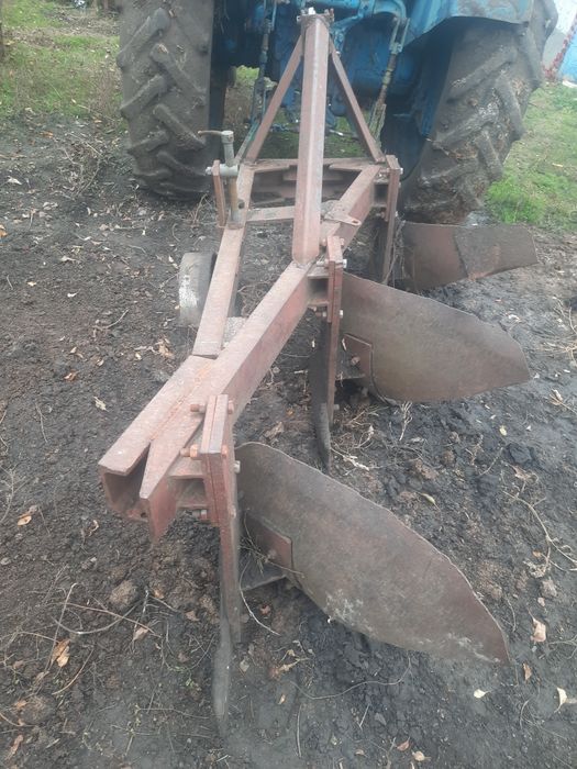 Продам плуг 3/25