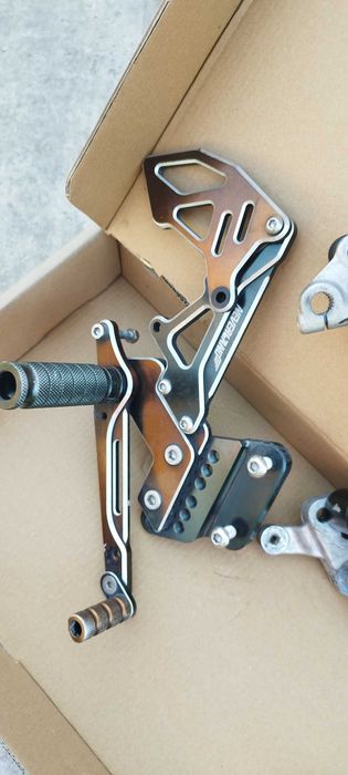 Комплект регулируемых подножек Suzuki GSX-R 600/750 K6K7K8K9 Neverland