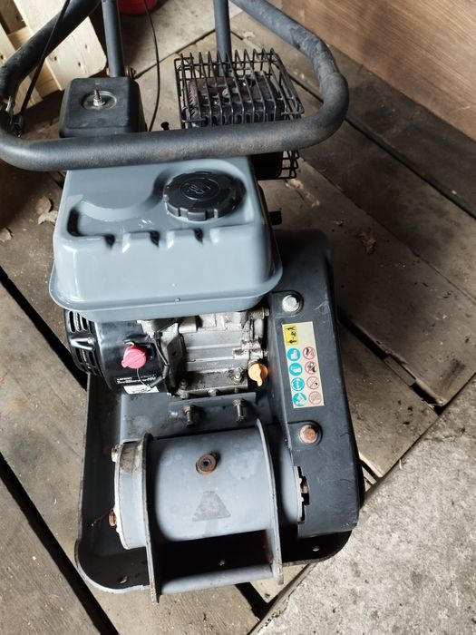 Zageszczarka spalinowa