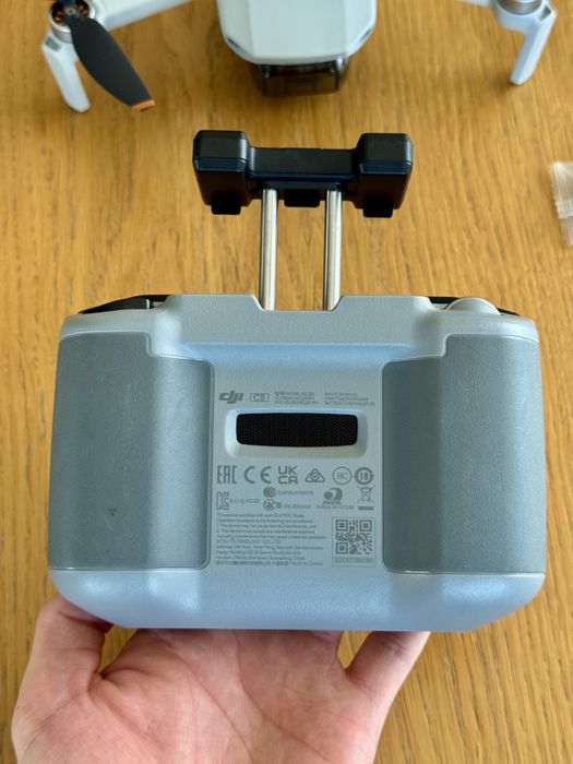 Dron DJI Mini 2, pokrowiec, mały przebieg