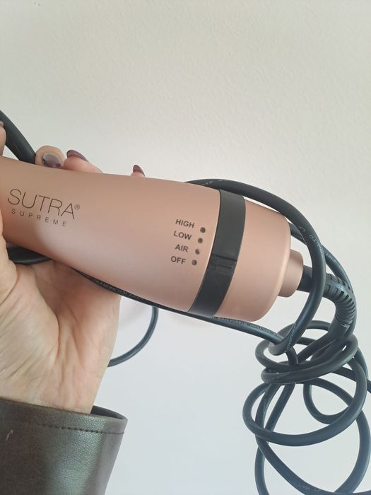 Escova de cabelo elétrica SUTRA