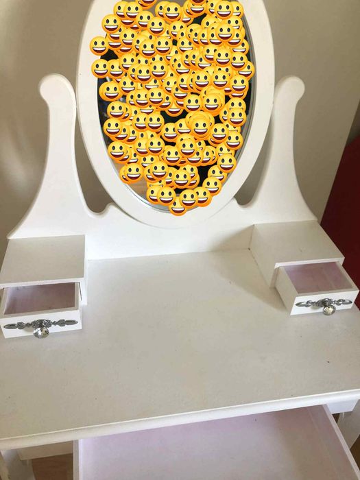 Toaletka młodzieżowa