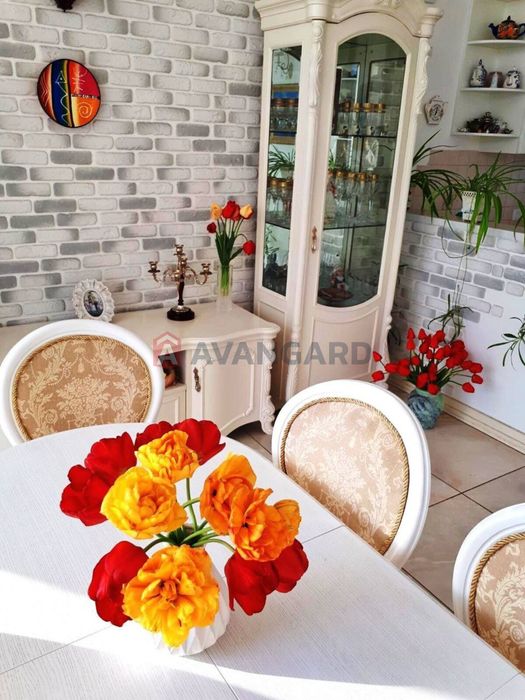 Комфортабельний особняк в Дахнівці