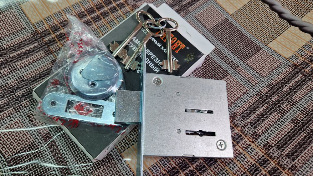 Замок врезной Гигант