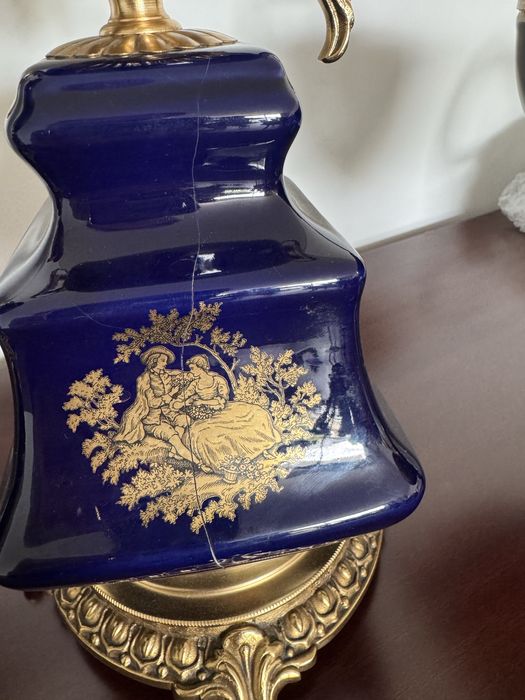 Anforas  antigas com taça