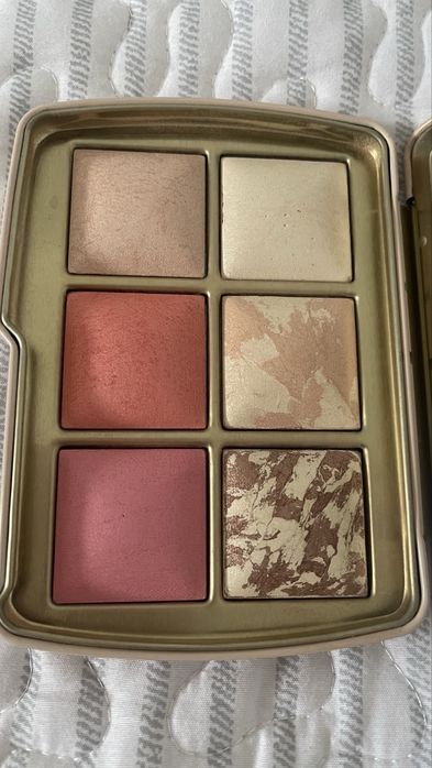 Палетка Hourglass Олень