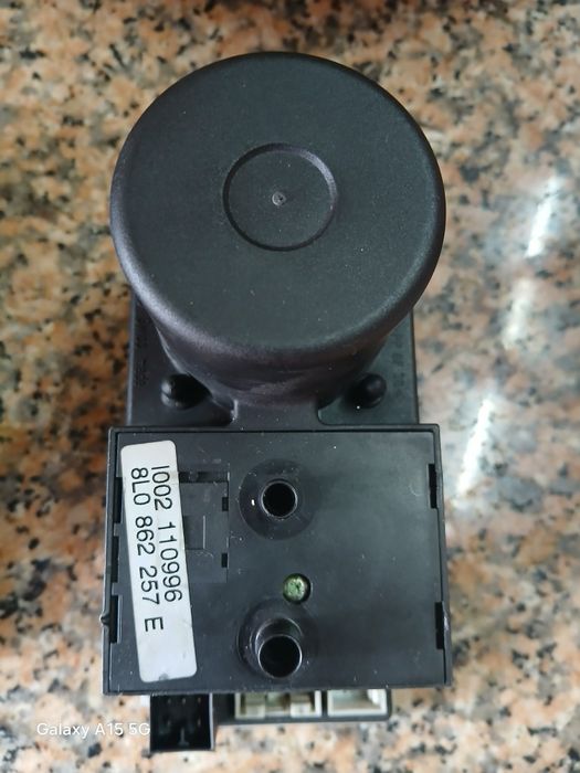 2 módulos  audi a3  99  com  avaria do fecho central