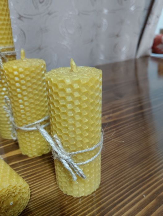 Свічка з вощини.