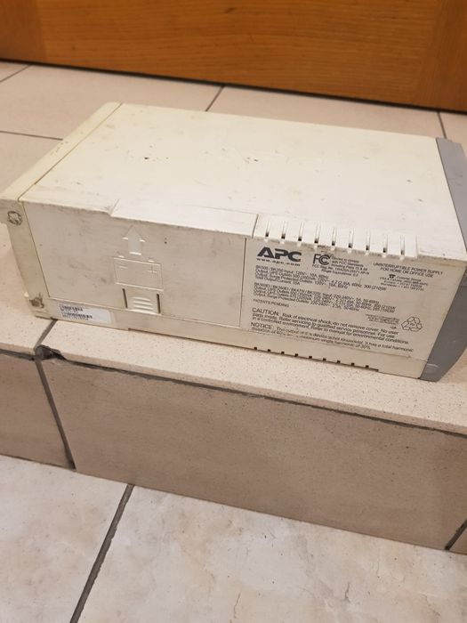 Безперебійник APC: 300 грн. - Аксесуари й комплектуючі Львів на Olx