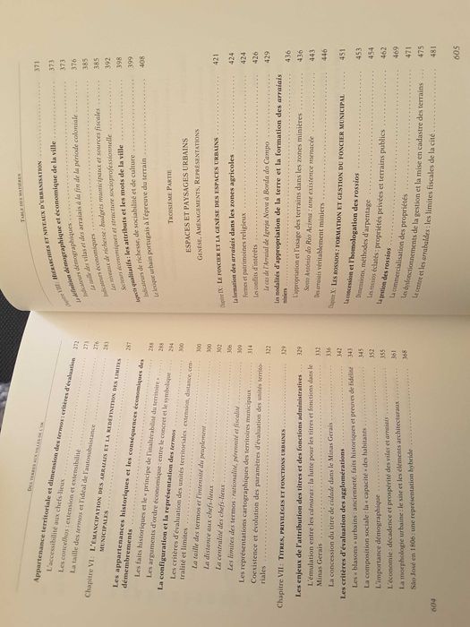 Enes: A Guerra de África / Des Terres Aux Villes de l´Or. Minas Gerais