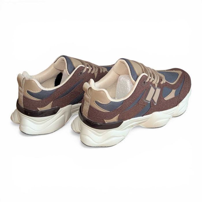Женские кроссовки в стиле New Balance