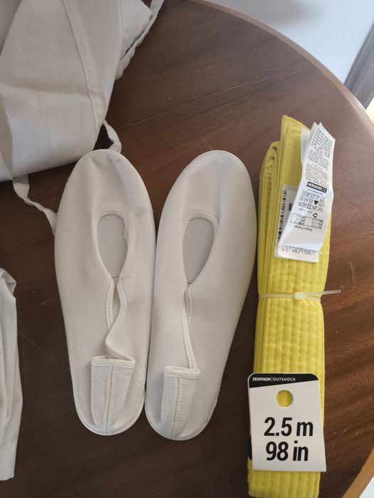 Fato Karate , Kimono com cinto e sapatos