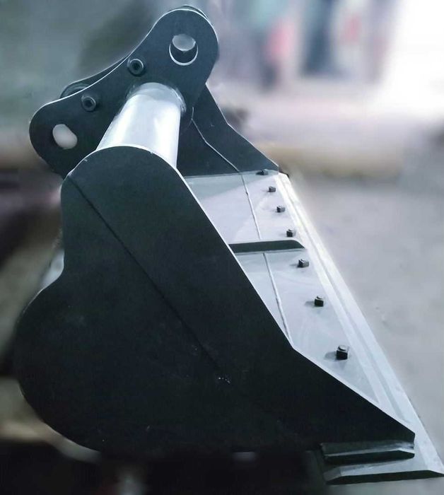 Ківш планувальний зі змінним ножем  до техніки JCB-3CX, 4-СХ та інш.