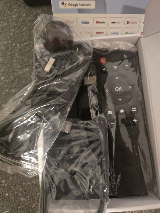 TV Stick 4K Android 14 8GB RAM 128GB pamięci WiFi z pilotem