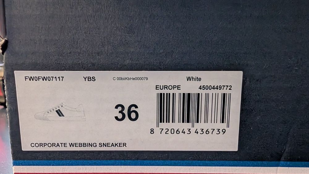 Tony Hilfiger snieakers