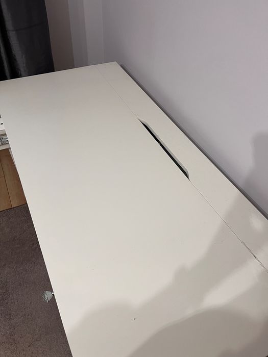 Biurko: blat z szufladami + kozły Ikea