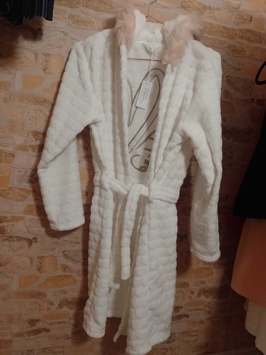 (XS/S) RIVER ISLAND/ Futrzany szlafrok z kapturem z Londynu, NOWY