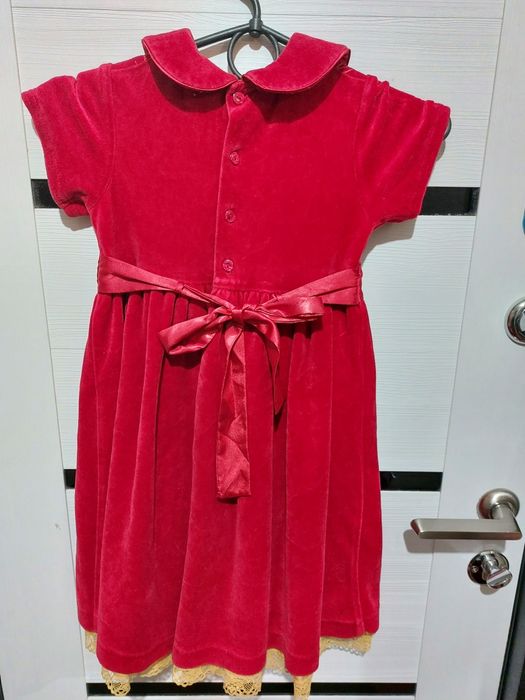 Бархотное платье на 5 лет