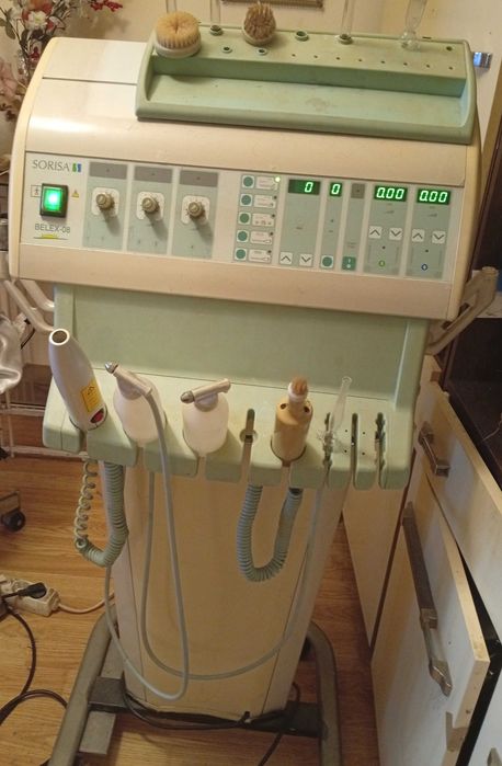 Máquina de limpeza de pele e rosto