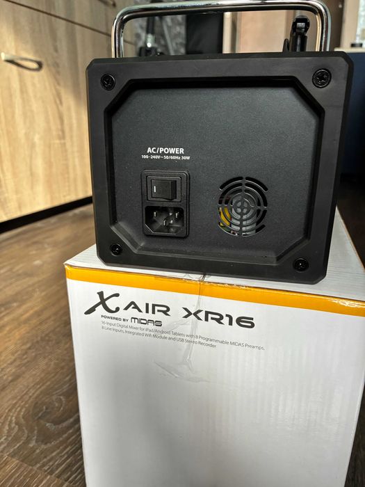 Behringer XR 16 цифровий мікшерний пульт