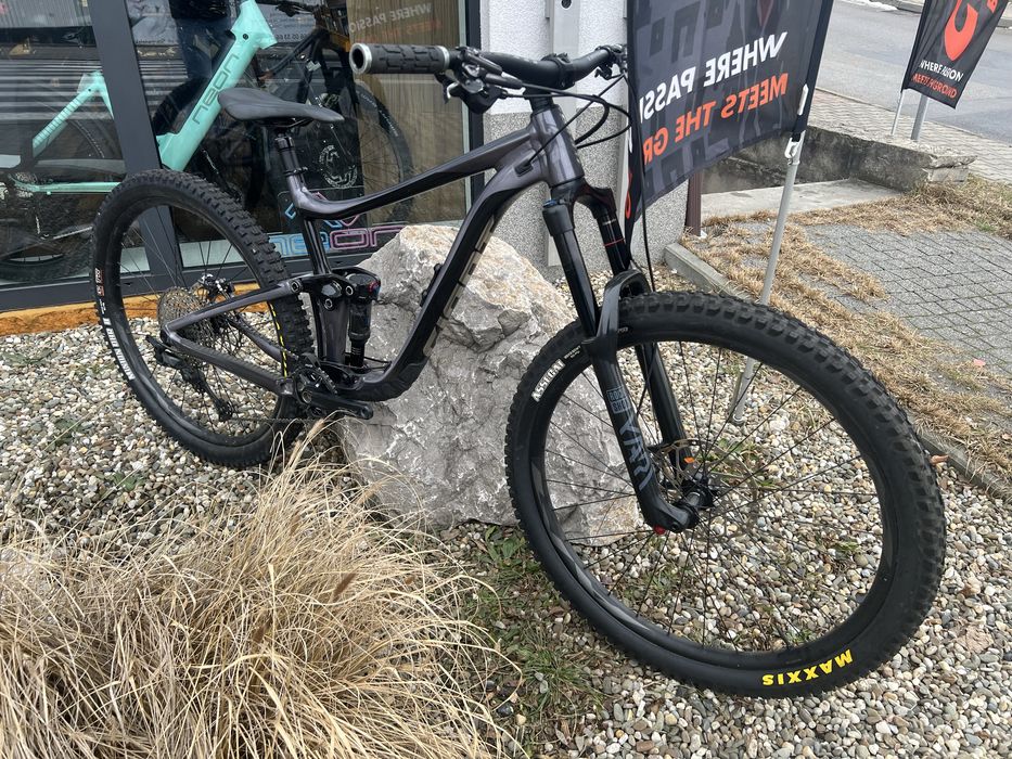 Rower enduro Giant reign downhill