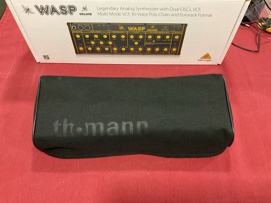 Behringer WASP Deluxe: sintetizador analógico impecável (na caixa) - RESERVADO