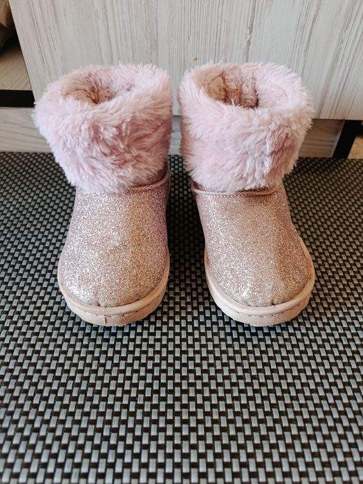 Угги для дівчинки