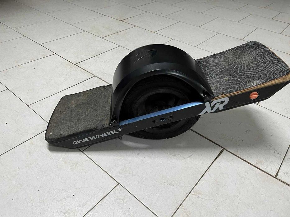 Onewheel XR+ 605km com Extras (Fender Novo, Kush Hi, Pneu Enduro)