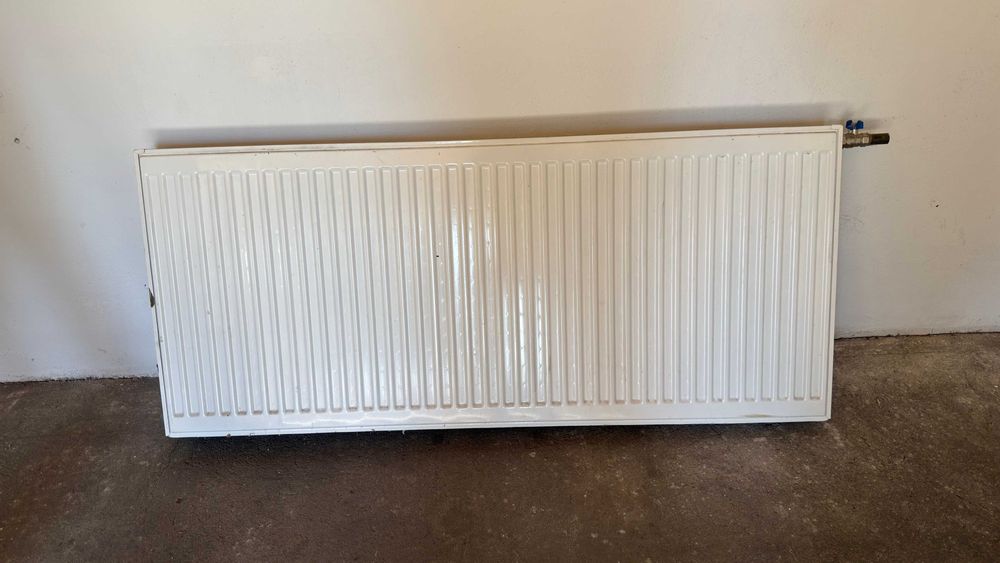 Grzejnik 140x60 stalowy używany
