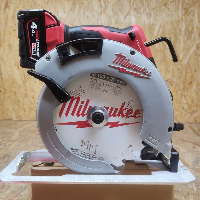 Pilsrka tarczowa Milwaukee M18 blcs66