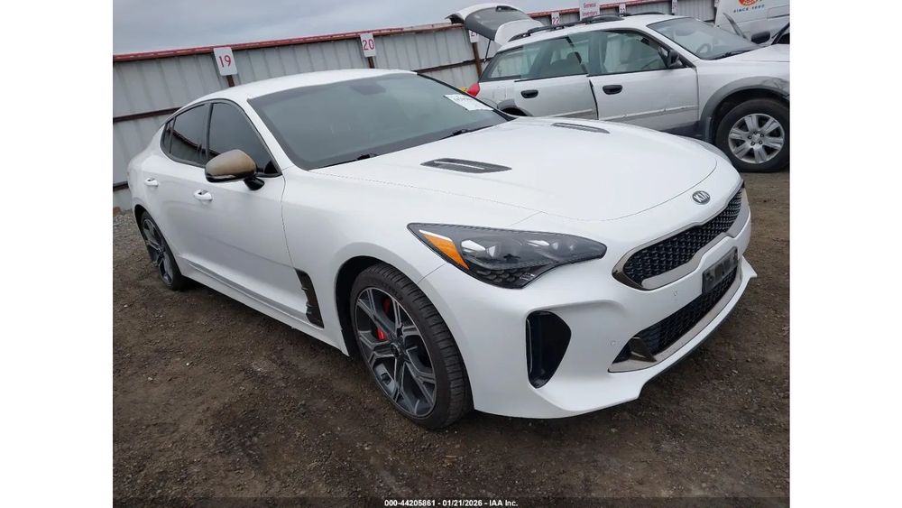 Kia Stinger / 4x4 / niski przebieg / 3.3 GT /