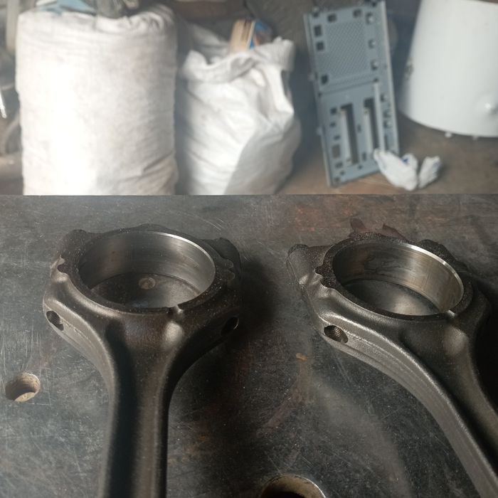 Шатуни з поршнем