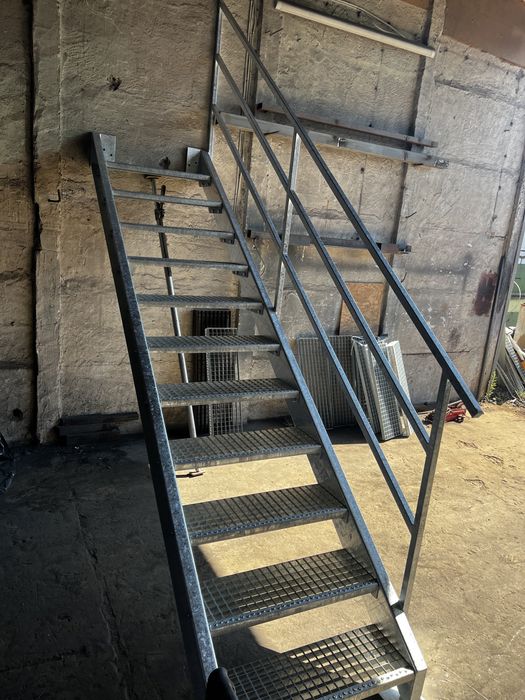 Sprzedam schody stalowe dostepne od ręki