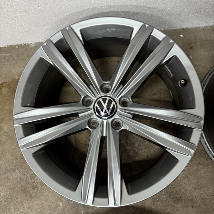 Alufelgi 18" Oryginalne Volkswagen Tiguan R line Arteon Passat