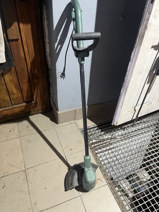 Podkaszarka Bosch 230v