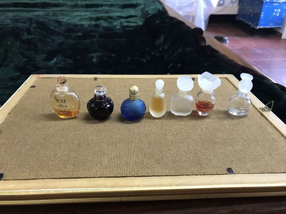 Miniaturas de frascos de perfume