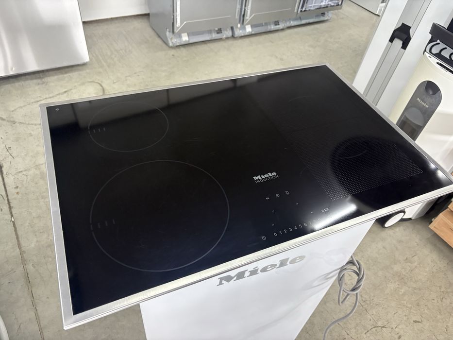 Індукційна варильна поверхня Miele KM 6307 з Німеччини Плита