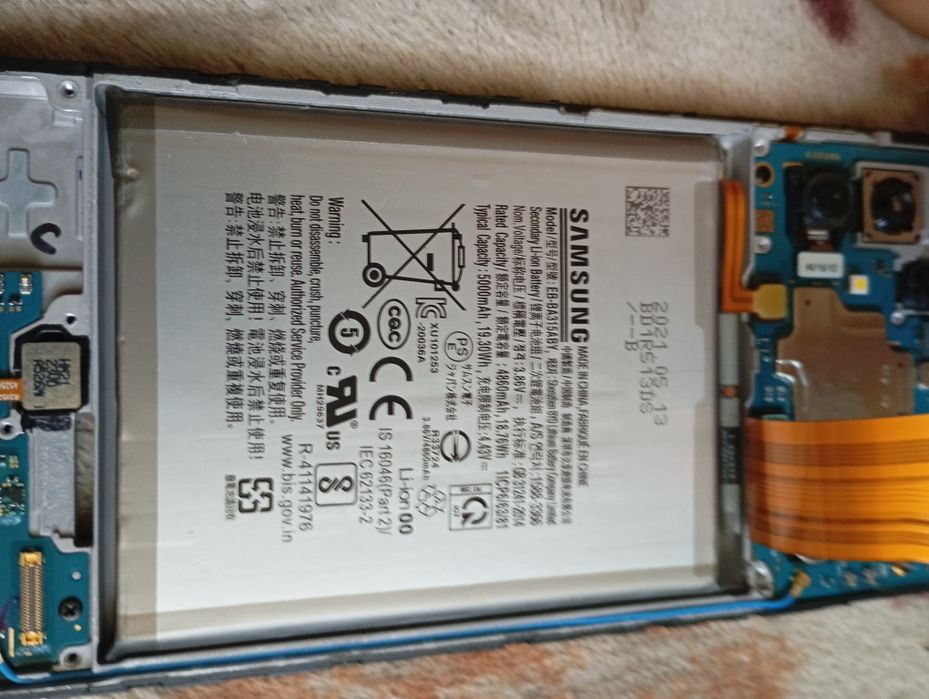 Продам Самсунг а32 по запчастям без екрана