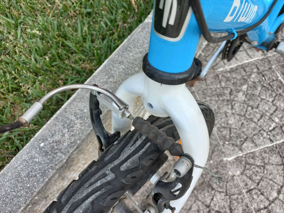 Bicicleta de Criança Btwin Roda 20'' (Decathlon | ideal dos 6 aos 9 anos). Bom estado. Zona de Braga.