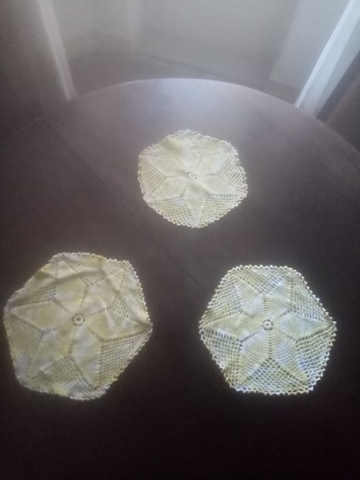Conjunto 3 toalhas de mesa feitas à mão