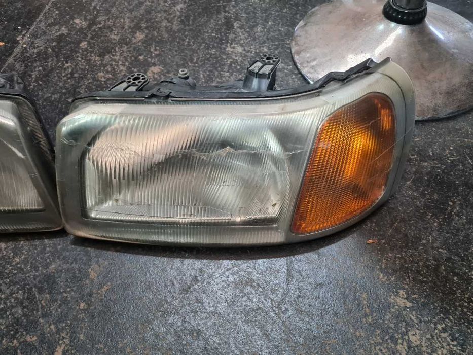 Farois esq e drt Land Rover Freelander usados