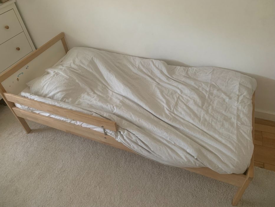 Cama e colchão IKEA Sniglar