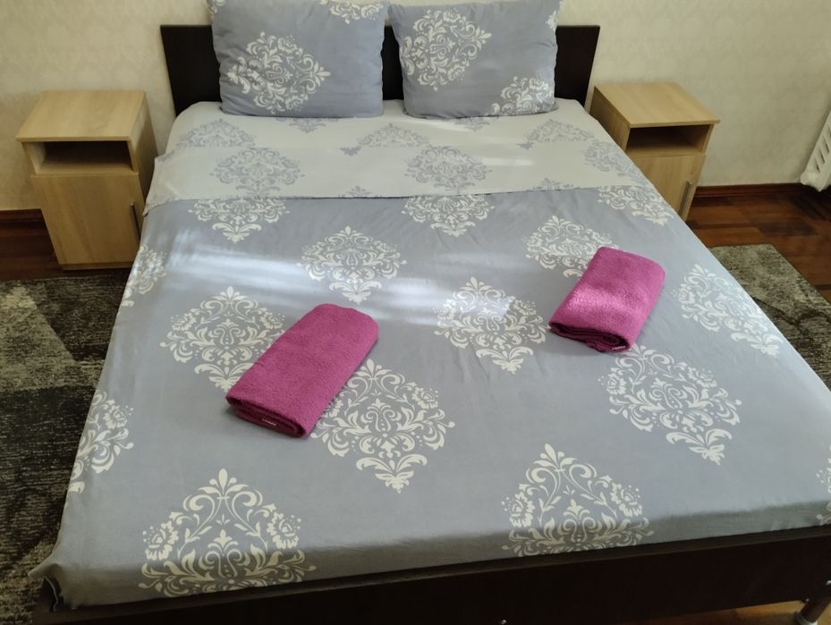 Посуточно,почасово сдам 1ком.кв-ру 1этаж Александр р-н, Малый рынок.