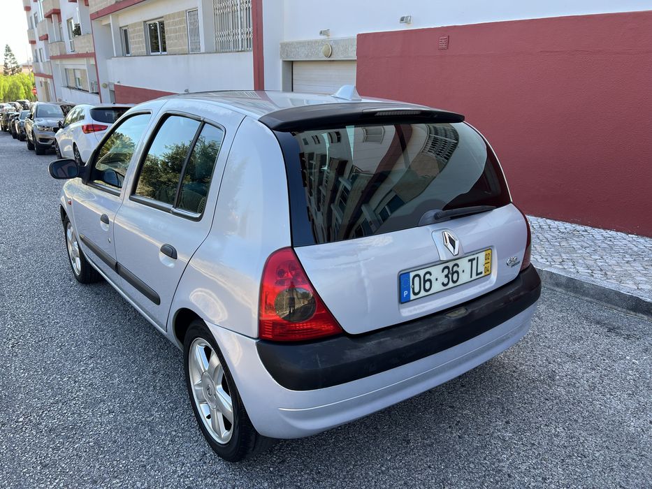 Renault clio 2002 — photo 4