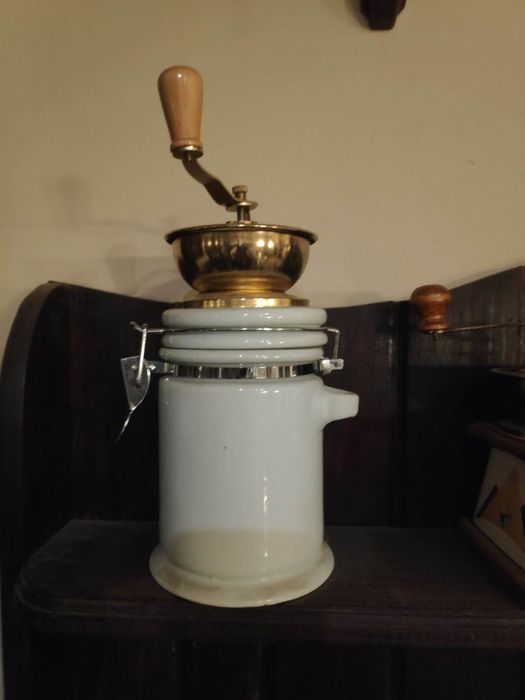 Кавомолка механічна, керамічна